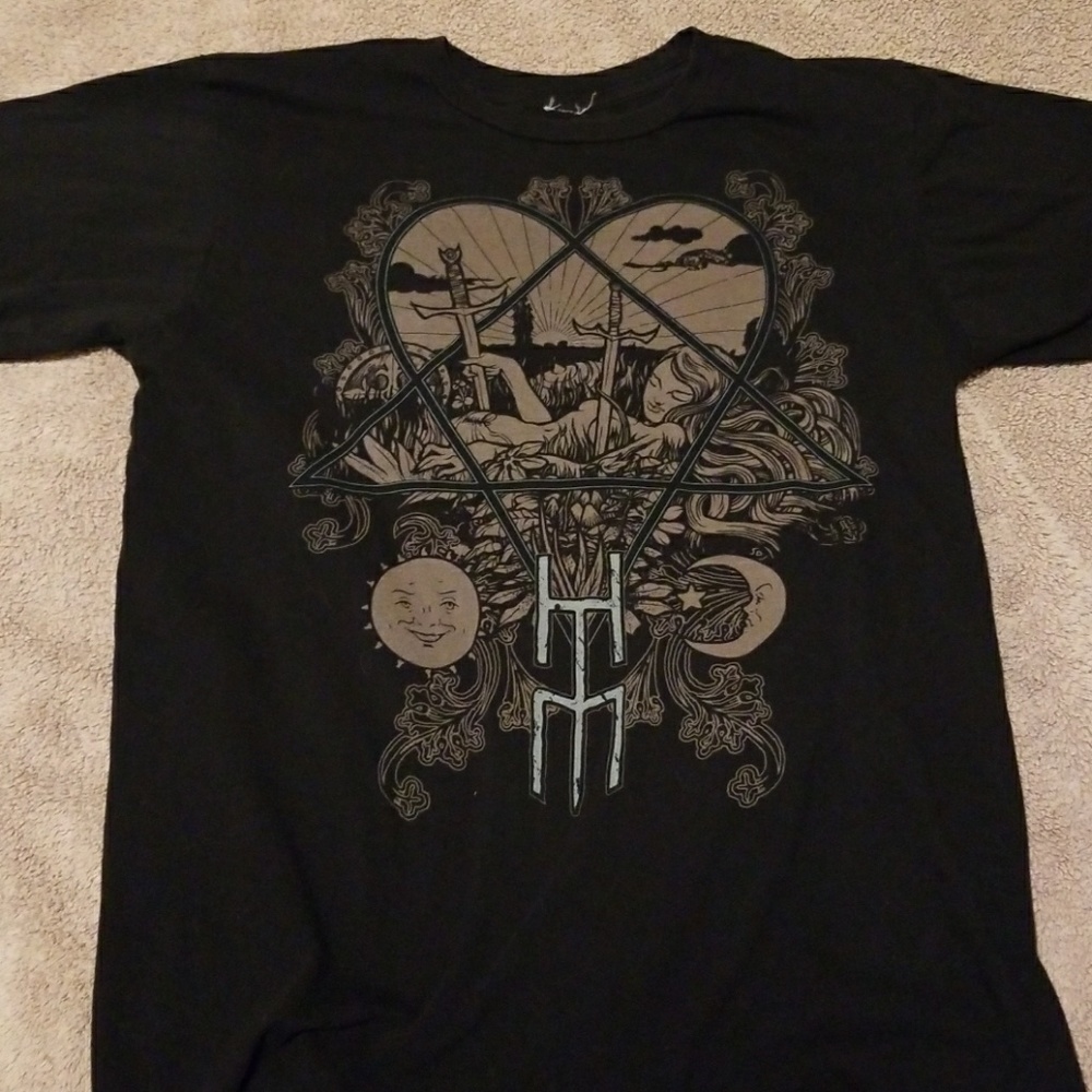 Graphic tee